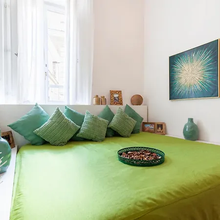 Spanish Steps Splendid Apartman *